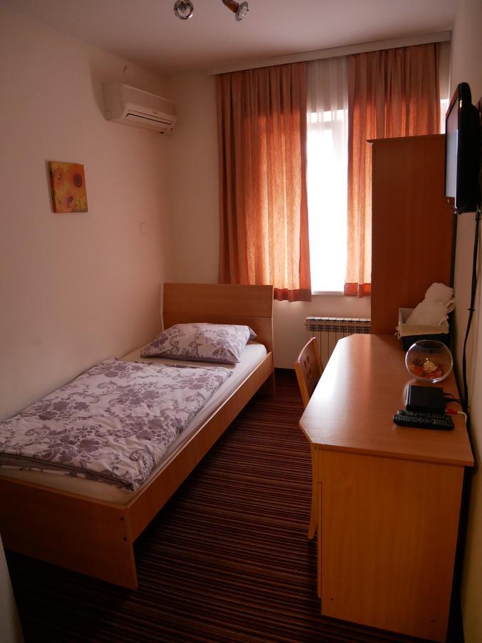Guest House Grgin Dol Пожега Екстериор снимка